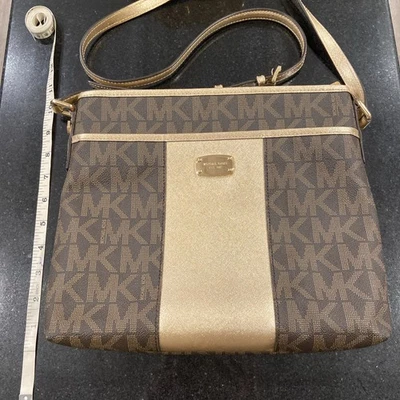 Bolso de Mano Michael Kors Metálico Rayas Centrales Marrón MK Firma Bolso Borde Dorado Nuevo con Etiquetas Foto 1 de 4