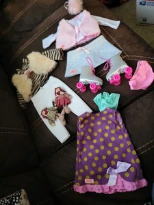 Our Generation 18 Zoll Puppenoutfits und Rollschuhe 13 Teile - Bild 1 von 5