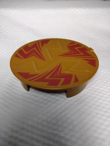 Beyblade Insert Round for Stadium Battle Arena 2010 Gold Red Hasbro Tomy 5.5 in - Bild 1 von 9