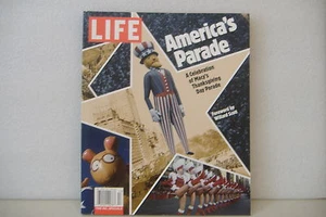~AMERICA'S PARADE~TIME INC. SPECIALS~SOFTCOVER BOOK~MACY'S THANKSGIVING PARADE~ - Picture 1 of 9