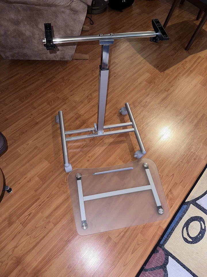 Carro para computadora portátil Realspace, libro con ruedas podio artículo transparente #9798593 Foto 1 de 1