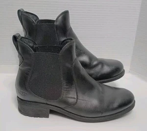 UGG BLACK CHELSEA BOOTS SIZE 10 ~ Wool Lined Sole ~ Pull On For All Day Comfort - Picture 1 of 10