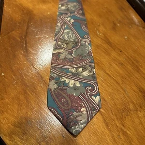 Etienne Aigner Paisley Pattern 100% Silk Tie - Picture 1 of 4