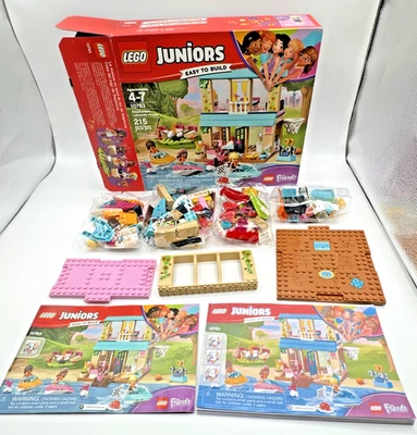 LEGO Juniors: Stephanie's Lakeside House (10763) Juego completo Foto 1 de 4