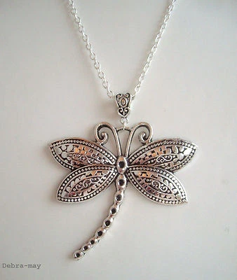 Collar grande con colgante de libélula de 32" de largo en bolsa de regalo Foto 1 de 4