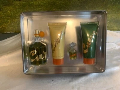 CURVE 125 ML COLONIA SP/ 7,5 ML COLONIA/ 100 ML BÁLSAMO PARA DESPUÉS DEL AFEITADO/ 100 ML GEL DE DUCHA Foto 1 de 4