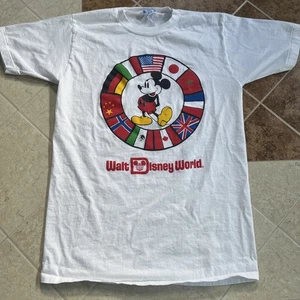 Vintage 80s Single Stitch Disney World International Flags Mickey Mouse Shirt M! - Picture 1 of 11