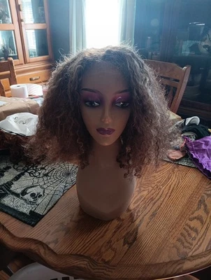 Peluca de rizo afro mezcla sintética marrón miel Foto 1 de 4