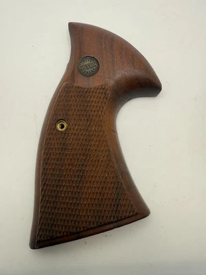 LADO DERECHO: Empuñadura para revólver Astra modelo 357 M357 ORIGINAL madera de fábrica Foto 1 de 2