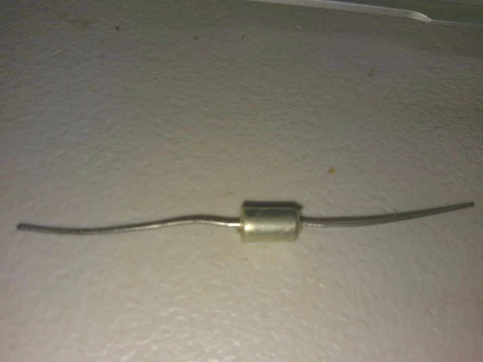 NOS 复古 RCA Zener 二极管 1N3030 完全保证 — 第 1/1 张图片