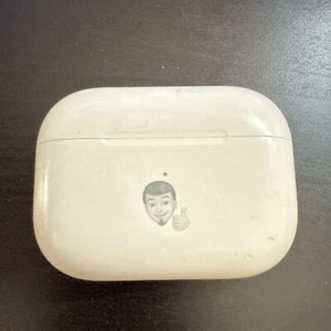 Apple AirPods Pro 2nd Gen. - MagSafe Lightning Charging Case A2700 - Very Good - Picture 1 of 3