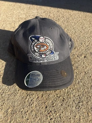 Vintage Arizona Diamond Backs World Series hat (New) 2001 - Image 1 of 4