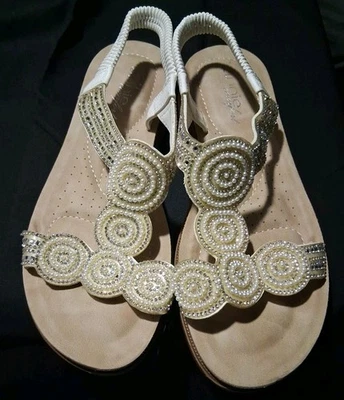 Annie 舒适凉鞋 BLING 珠和水钻白色尺寸 8 1/2 宽  — 第 1/4 张图片