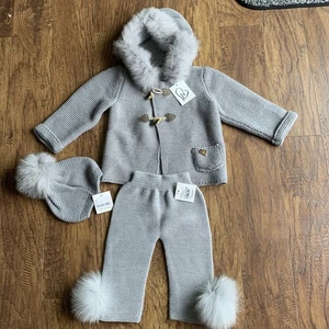 Mi Loves Dufflecoat, Hose & Mütze Made In Spain. Grau. 24 Monate Neu Mit Etikett - Bild 1 von 14