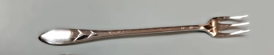 Tenedor de cóctel/marisco vintage Lady Hamilton 6 1/4" ONEIDA envío gratuito  Foto 1 de 4