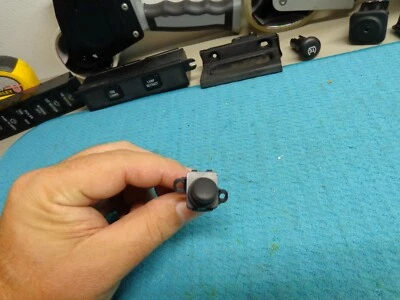 INTERRUPTOR BOTÓN CIERRE PUERTA LEVADIZA ENCENDIDO JEEP COMPASS 20 21 Foto 1 de 4