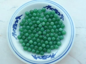  265 Gr. Vintage Green Nephrite Jade Beads for Necklaces, Bracelets Authentic  - Picture 1 of 11