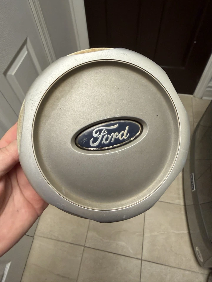 Tapacubos tapacubos Ford Explorer Sport Trac 2001-2005 OEM ver todas las fotos Foto 1 de 4