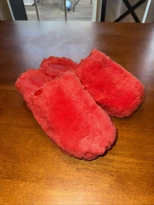 UGG RED CURRENT FUZZ SUGAR CLOG FAUX FUR FLUFF SLIPPERS, WOMEN US 7/ EUR 38 ~NEW - Picture 1 of 4