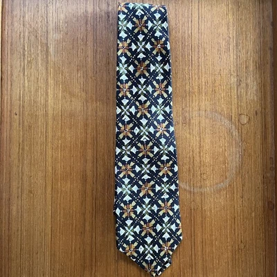 J. Corbata de seda Crew floral hecha a mano en EE. UU. Foto 1 de 4