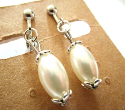 Ohrclips perlmuttf weiß oval silberf Clips Anklips Ohrringe Ohrklipser Modeschmu - Bild 1 von 4