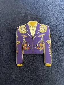 Suiting the Sound Lapel Pin Country Music Hall of Fame Nathan Turk - Picture 1 of 3