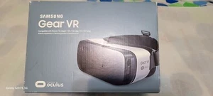 USED-Samsung Gear VR (2016) Virtual Reality Headset - Blue Black - Picture 1 of 8