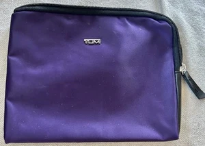 TUMI for Delta Small 6.5” x 8” Purple Zip Pouch Toiletries Bag - VG - Picture 1 of 4