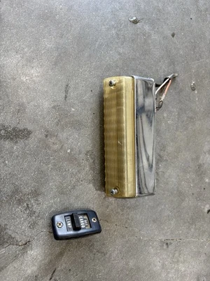 Luz de carga Chevrolet C-10 1975 - Imagem 1 de 2