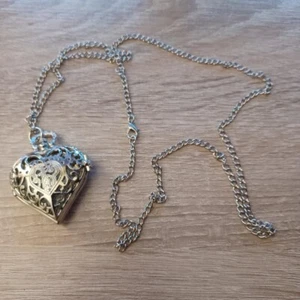 1" Diameter Unisex Mens Womens Fashion Collectible 31" Chain Heart Pocket Watch - Picture 1 of 6
