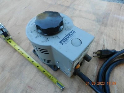 STACO Energy Products 3PN1210B Variable Autotransformer 120 VAC / 12 Amp Output - Image 1 of 4