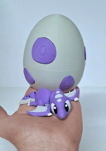 3D Printed dinosaur Egg with Mini Articulating pterodactyl & Egg - Picture 1 of 11