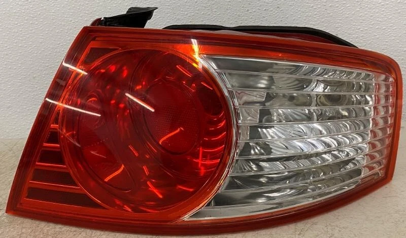 2004-2006 Kia Amanti Passenger Tail Light Quarter Panel Mounted OEM - Изображение 1 из 2