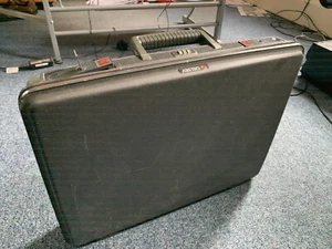 Vintage Delsey Club Briefcase black hard shell 48x37x9cm outer dimensions, 1 key - Picture 1 of 3