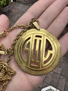 MIRIAM HASKELL VINTAGE GOLD TONE ROUND ORNATE PENDANT NECKLACE - Picture 1 of 13