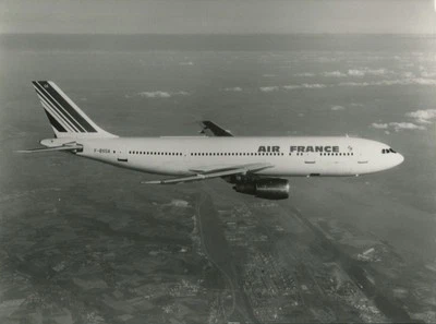 AIR FRANCE AIRBUS A300 LARGE OFFICIAL PHOTO F-BVGA - Image 1 of 2