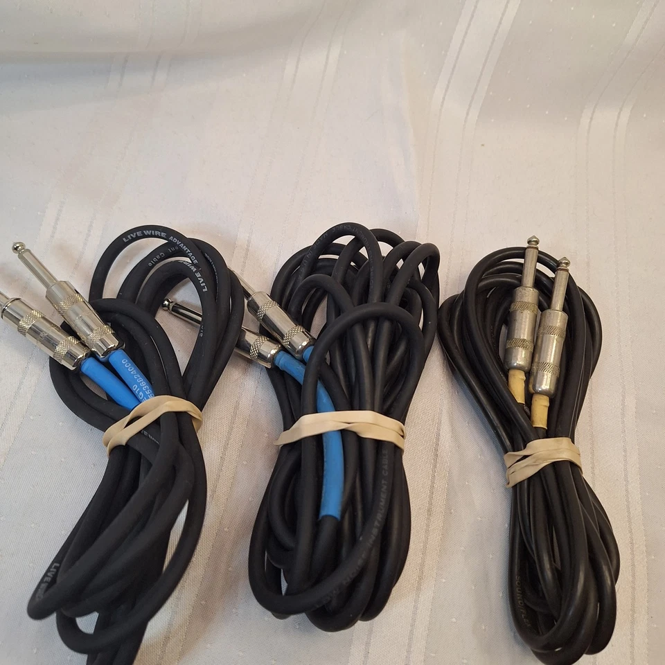 Lote de cables de instrumentos Livewire Advantage 10 pies X2+ paquete de 15 pies O 3 etapas banda en vivo Foto 1 de 4