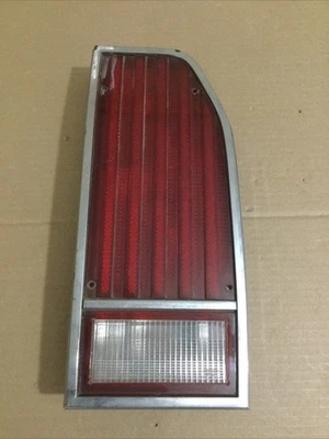 Оригинальный правый задний фонарь в сборе для универсала Ford Country Squire 1979-1991 годов выпуска D9AB 13440 BD - Изображение 1 из 4