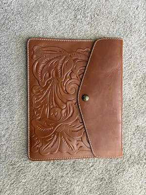 Patricia Nash Mini Tech Portfolio Florence 棕色 意大利皮革手拿包 — 第 1/4 张图片