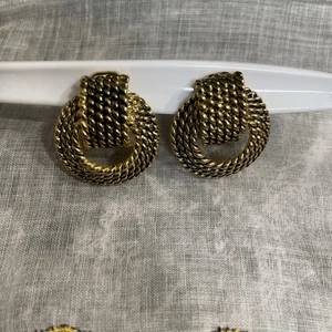 Orecchini vintage con clip tono oro VA-38 - Foto 1 di 5