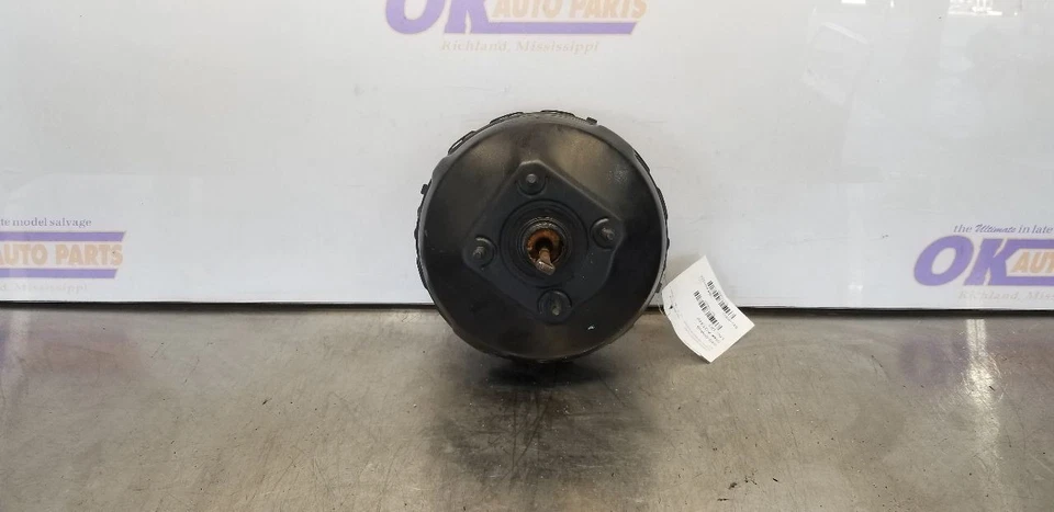 92 CADILLAC BROUGHAM POWER BRAKE BOOSTER - Image 1 of 4