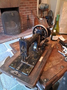 Antique hand crank sewing machine Frister and Rossmann Working But No Case - Imagen 1 de 14