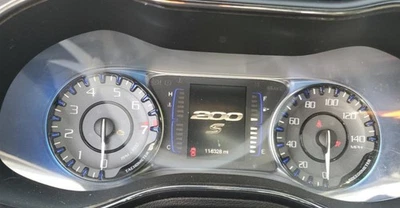 Cuadro medidor velocímetro 200 OE 2015 116 k millas Chrysler Foto 1 de 4