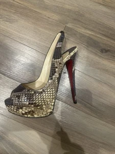 Zapatos de plataforma Christian Louboutin Python con tira trasera - Imagen 1 de 4