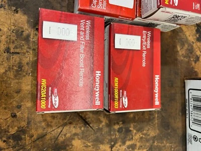 Беспроводной пульт дистанционного управления вентиляционными отверстиями и фильтрами Honeywell REDLink HVC20A1000 - Изображение 1 из 2