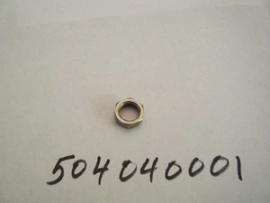 NUOVO DADO INTERRUTTORE JONSERED PN 504-040001 ADATTO A: 49, 51, 52, 66, 70, 80, 451 - Foto 1 di 1