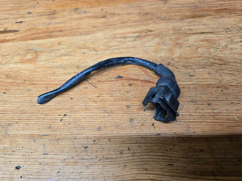 ALFA ROMEO SPIDER S3 BOSCH 0280140140 AUX AIR VALVE Connector w/ short wire 1982 - Image 1 of 1