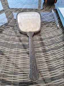 VINTAGE ART DECO EPNS & LACE VANITY HAND MIRROR  - Foto 1 di 11