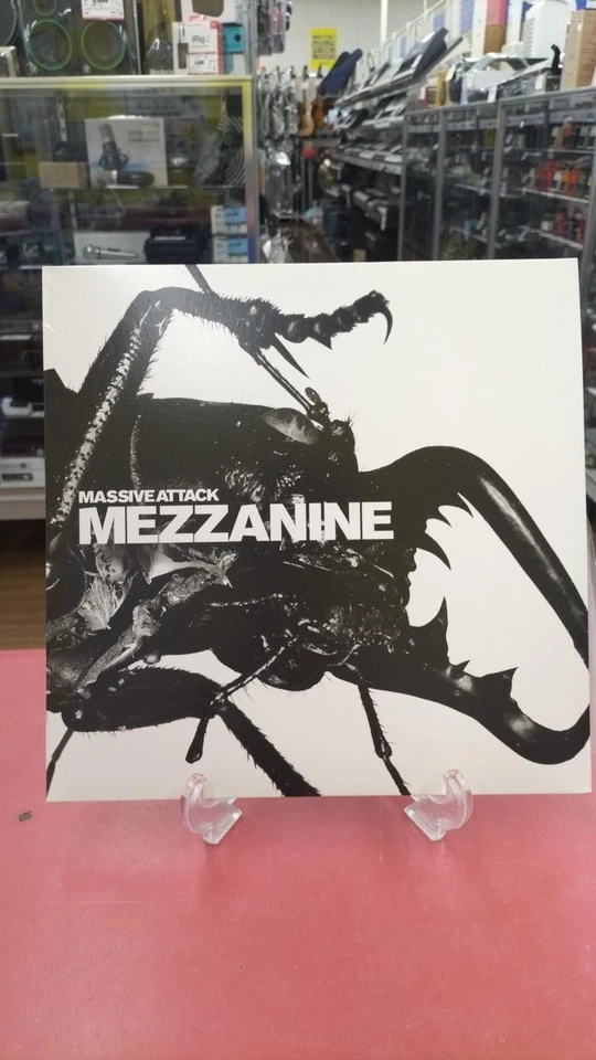 Virgin Records Massive Attack VIRGIN Mezzanine Double LP EU Edition Vinyl Record Foto 1 de 4