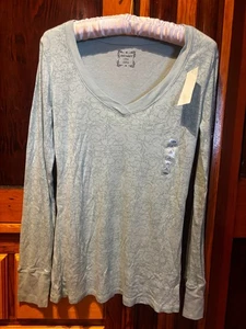 Neu mit Etikett Old Navy mintgrün V-Ausschnitt Langarm Pullover Oberteil mit filigranem Druck Gr. L - Bild 1 von 7